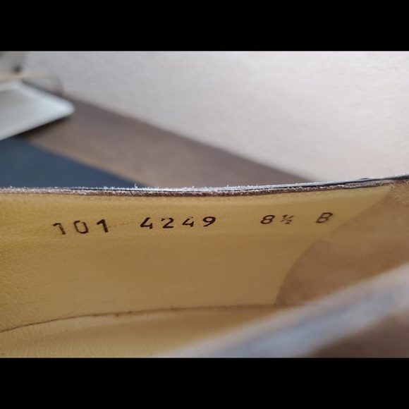 tahari black boots size 8 - Picture 3 of 4